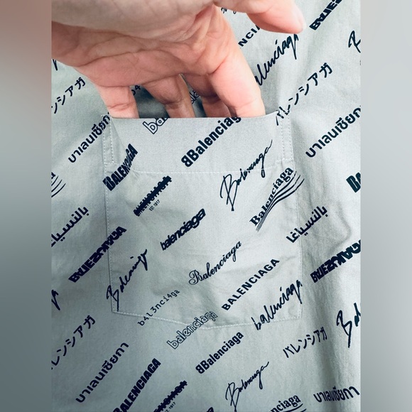 BALENCIAGA Gorgeous Logo all over written midi Poplin shirt dress Dust black - Picture 6 of 17